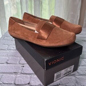 Vionic Shoes Women’s size 8 toffee Suede Flat Loafers Chill Bridget BRAND NEW